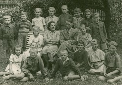 Szkoła Podstawowa - zdjęcie z 1951r.